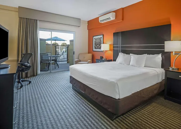 Hotel Spark By Hilton Reid Park 3*