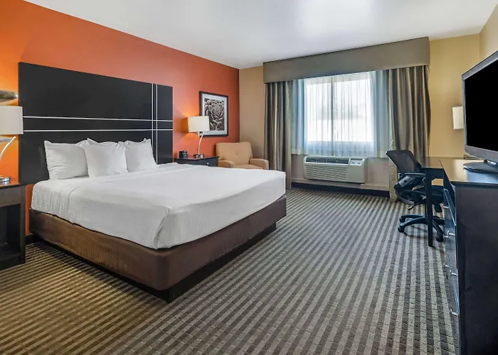 Hotel Spark By Hilton Reid Park 3*